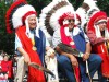 Die Peace Chiefs mit ihrem Federschmuck beim Red Earth Festival in Oklahoma City. <br>© Kansas and Oklahoma Travel and Tourism