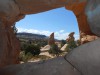 DEVILS GARDEN, UTAH<br>Seit 1997 sind wir sind mit dem USA-Viurs infiziert. Unser Lieblingsplatz ist der Devils Garden im Grand Staircase Escalante National Monument. Der „Teufelsgarten“ ist über die Hole in the Rock Road südöstlich von Escalante recht einfach zu erreichen, und es macht Kindern wie Erwachsenen einen Riesenspaß, zwischen den verschieden geformten Hoodos herumzulaufen. <br>Lieblingsplatz von: <b>Familie Riefer (Text/Bild)</b><br>