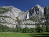 YOSEMITE FALLS, KALIFORNIEN<br>Sie werden von einem gerade mal 20 Kilometer langen Bach gespeist, in ihrer ganzen Größe lassen sie sich nur während des Frühjahrs bewundern und doch sind sie eines der berühmtesten Naturwunder Nordamerikas - die Yosemite Falls. 739 Meter und über drei Kaskaden fällt der Yosemite Creek in die Tiefe. Wer einmal die Urgewalt des Wassers während der Schneeschmelze erlebt hat, wird sich ein Leben lang daran erinnern. <br>Lieblingsplatz von: <b>O. Heil (Text/Bild)</b><br>