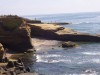 SUNSET CLIFFS, SAN DIEGO, CA<br>Der Sunset Cliffs Natural Park in San Diego mit den atemberaubenden Klippen lädt wunderbar zum Spazierengehen oder zum Sonnenuntergang genießen ein. Ebenso gibt es Plätzchen zum Schwimmen oder Surfen. Die weite Natur und der Blick auf den Pazifischen Ozean lassen einen in eine ganz eigene Welt tauchen. Dies war einer der schönsten Plätze, die ich in meinen fünf Besuchen in den USA entdeckte.<br>Lieblingsplatz von: <b>L. Wiegele (Text/Bild)</b><br>